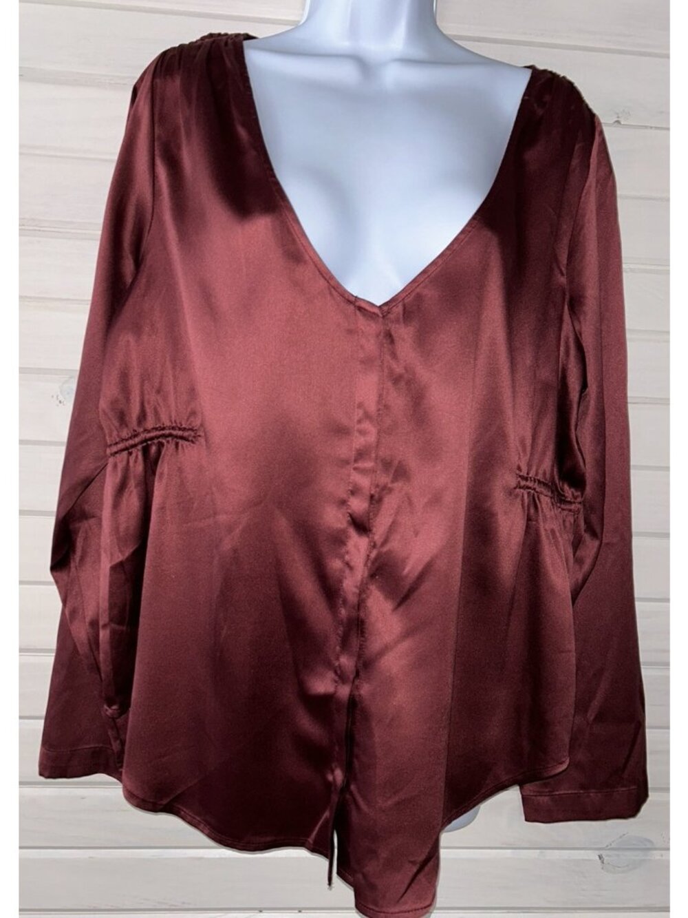 NWT Soft Surroundings Sz LARGE Burgundy V-Neck Button Tunic Top Silky Satin
